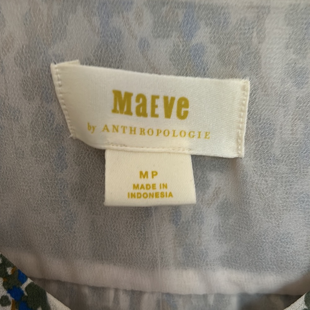 Maeve - Picture 2 of 9